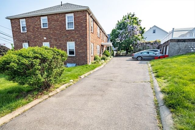 52 Ten Hills Rd 2, Somerville, MA 02144