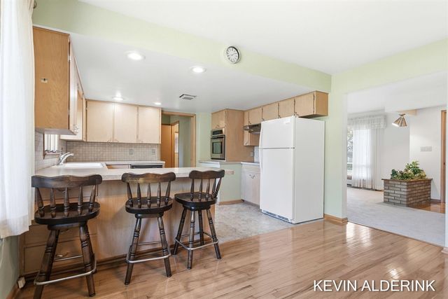 263 S Jefferson Street, Zeeland, MI 49464