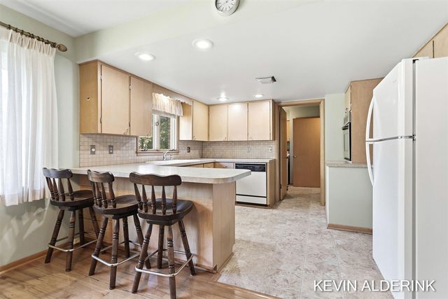 263 S Jefferson Street, Zeeland, MI 49464