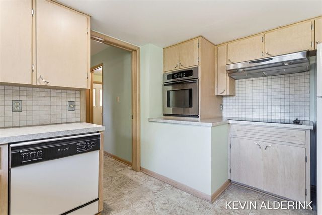 263 S Jefferson Street, Zeeland, MI 49464