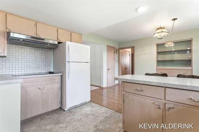 263 S Jefferson Street, Zeeland, MI 49464