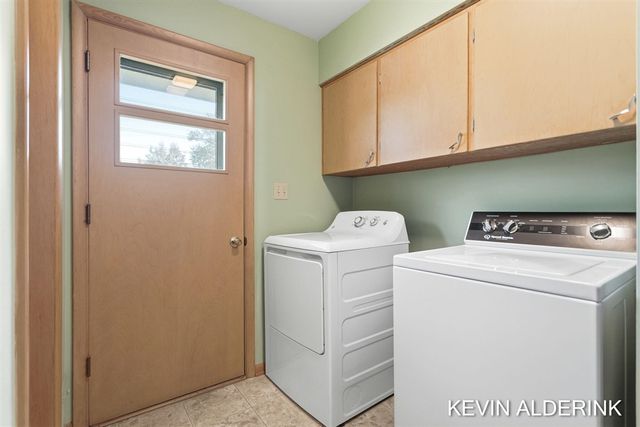 263 S Jefferson Street, Zeeland, MI 49464