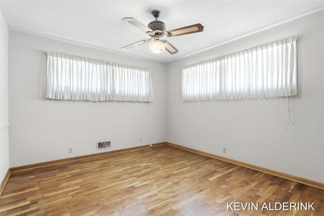 263 S Jefferson Street, Zeeland, MI 49464