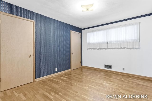 263 S Jefferson Street, Zeeland, MI 49464