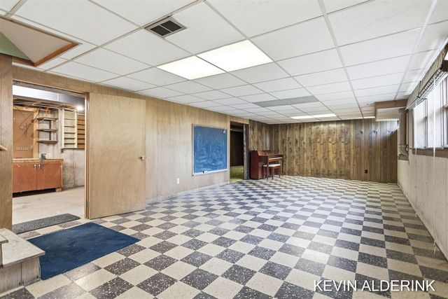 263 S Jefferson Street, Zeeland, MI 49464