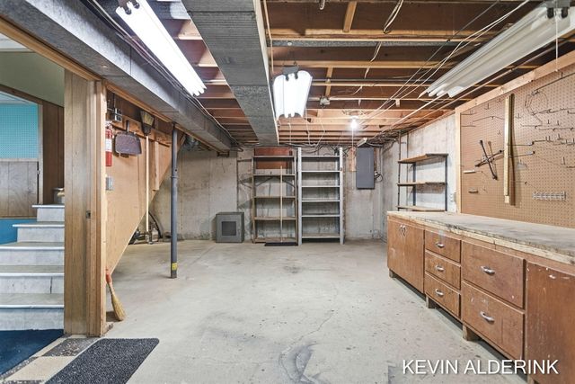 263 S Jefferson Street, Zeeland, MI 49464