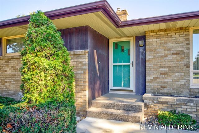 263 S Jefferson Street, Zeeland, MI 49464