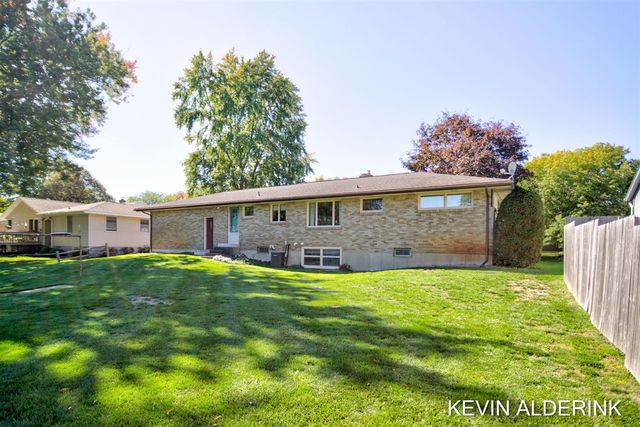 263 S Jefferson Street, Zeeland, MI 49464