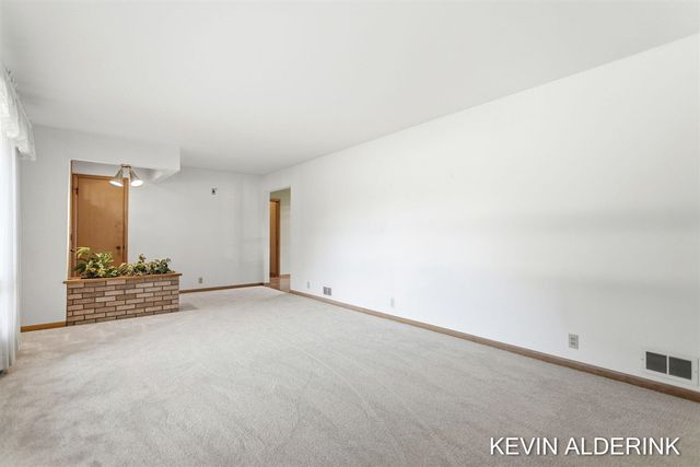 263 S Jefferson Street, Zeeland, MI 49464