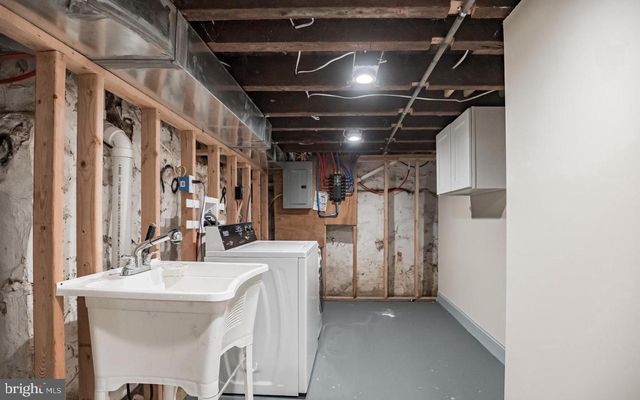 2046 E STELLA ST, Philadelphia, PA 19134