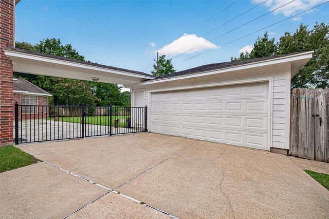 17411 Rolling Brook Court, Sugar Land, TX 77479