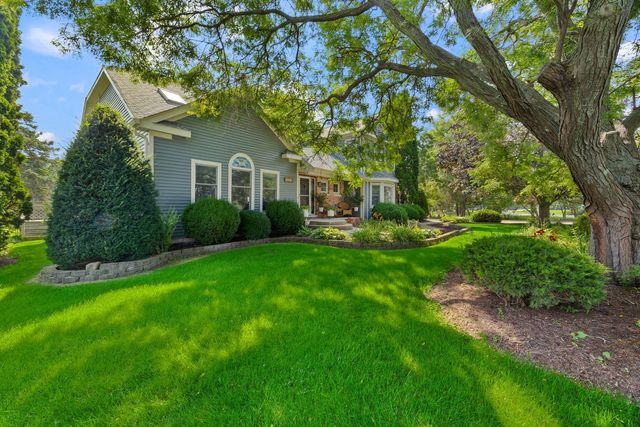 8N215 Peppertree Court, Elgin, IL 60124