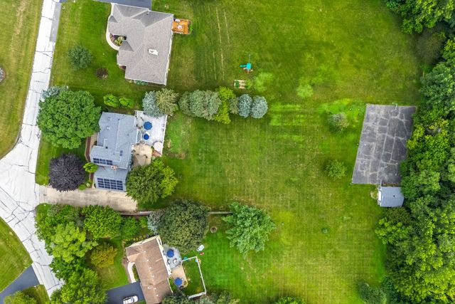 8N215 Peppertree Court, Elgin, IL 60124
