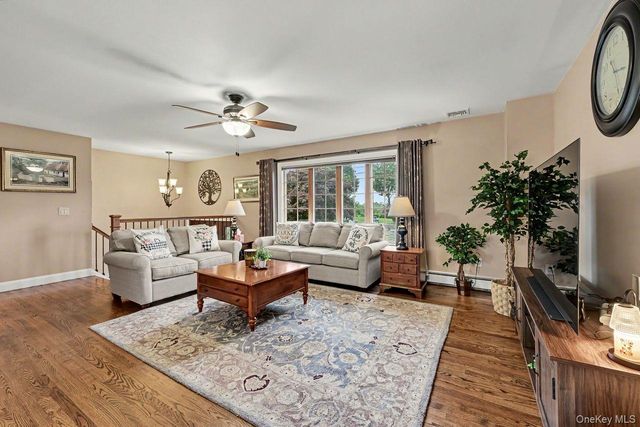 19 Lindy Drive, Carmel, NY 10512
