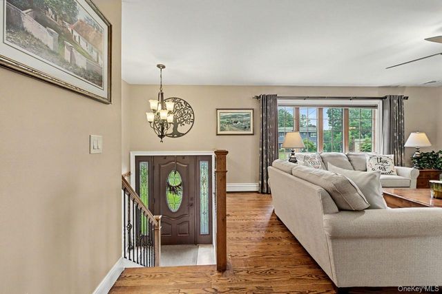 19 Lindy Drive, Carmel, NY 10512
