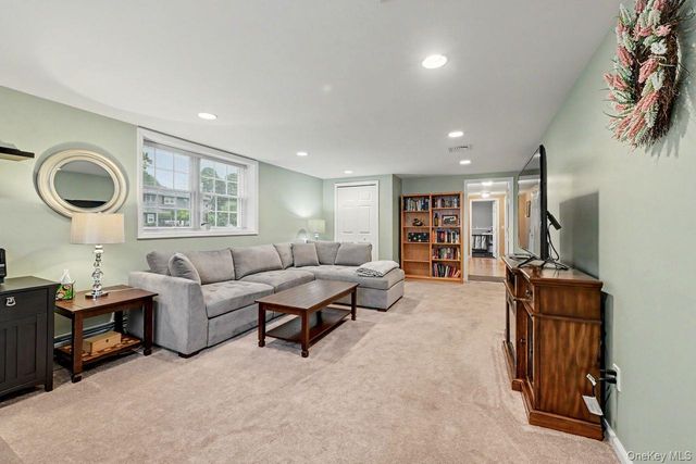 19 Lindy Drive, Carmel, NY 10512