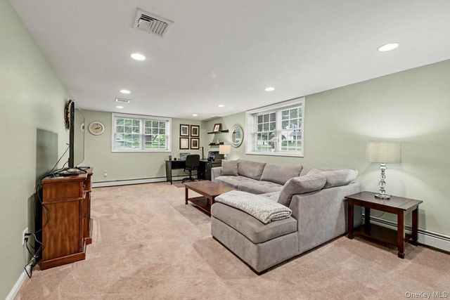 19 Lindy Drive, Carmel, NY 10512