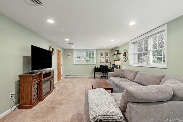 19 Lindy Drive, Carmel, NY 10512