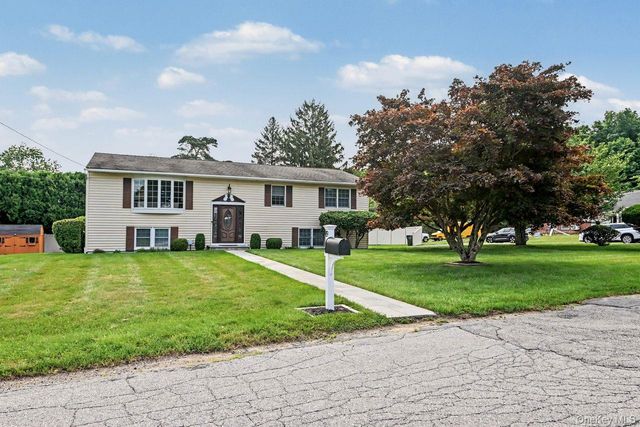 19 Lindy Drive, Carmel, NY 10512