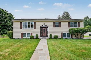 19 Lindy Drive, Carmel, NY 10512