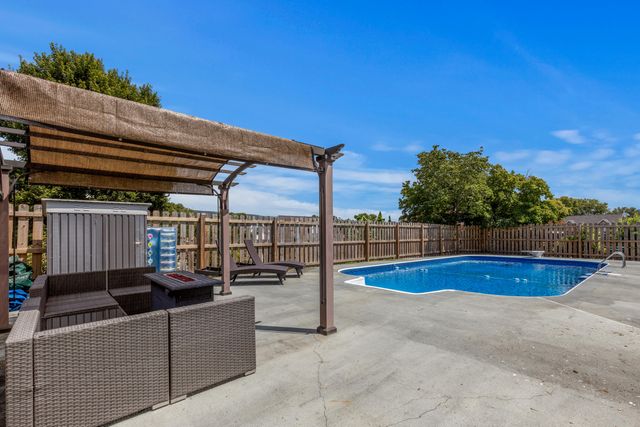 8518 Nesting Trail, Ooltewah, TN 37363