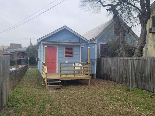 723 Sealy Street, Galveston, TX 77550