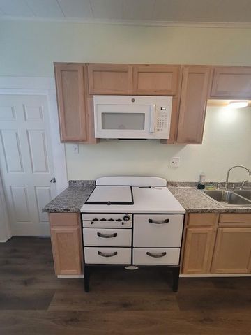 723 Sealy Street, Galveston, TX 77550