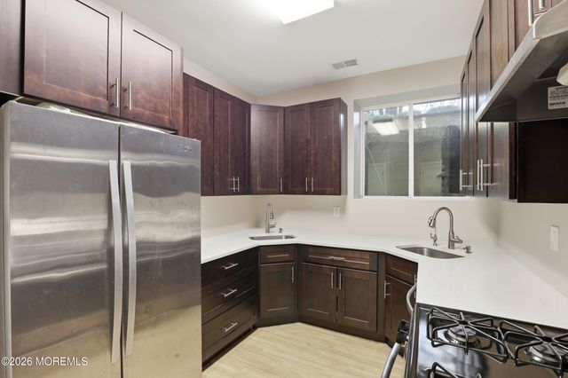 10 New York Avenue, Lakewood, NJ 08701
