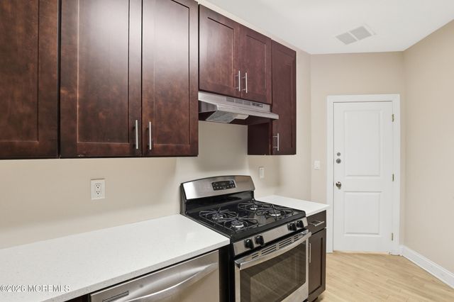10 New York Avenue, Lakewood, NJ 08701