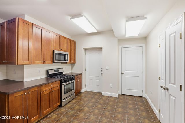 10 New York Avenue, Lakewood, NJ 08701