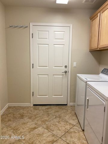 2130 W HUNTER Court 141, Phoenix, AZ 85085