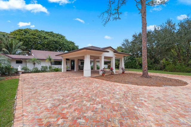 4579 Square Lake Drive, Palm Beach Gardens, FL 33418