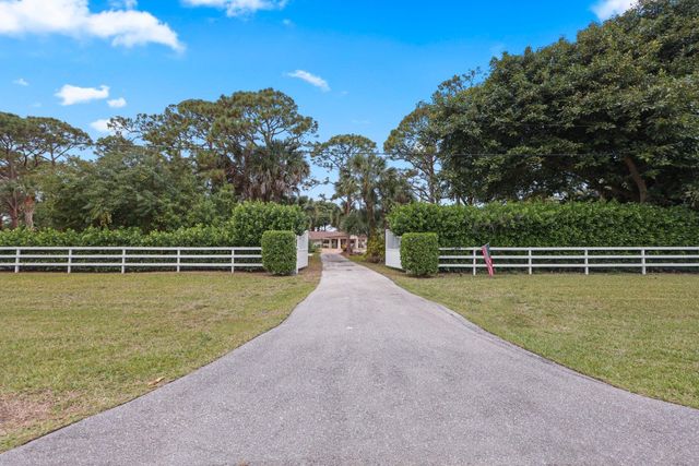 4579 Square Lake Drive, Palm Beach Gardens, FL 33418