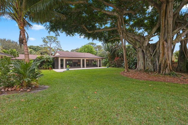 4579 Square Lake Drive, Palm Beach Gardens, FL 33418