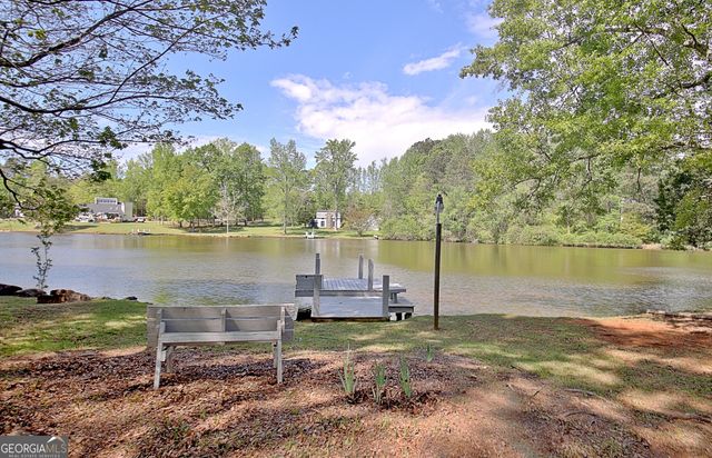 110 Sunset Court, Senoia, GA 30276