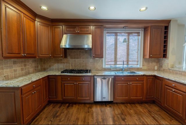 1000 South St, Boston, MA 02131