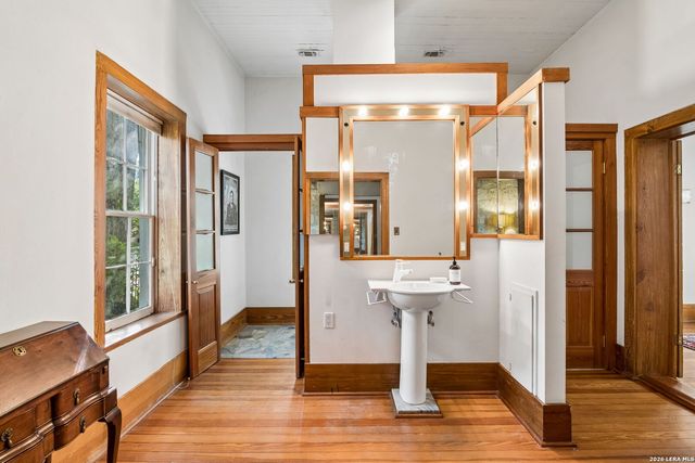 221 Madison, San Antonio, TX 78204