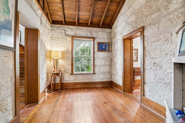 221 Madison, San Antonio, TX 78204
