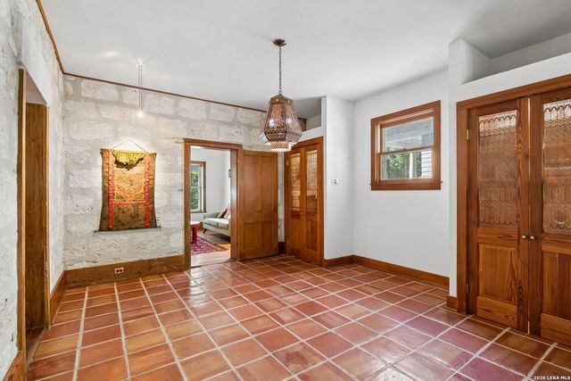 221 Madison, San Antonio, TX 78204