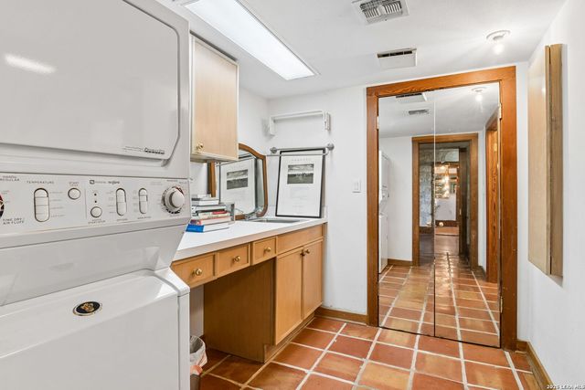 221 Madison, San Antonio, TX 78204