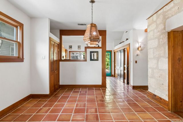 221 Madison, San Antonio, TX 78204