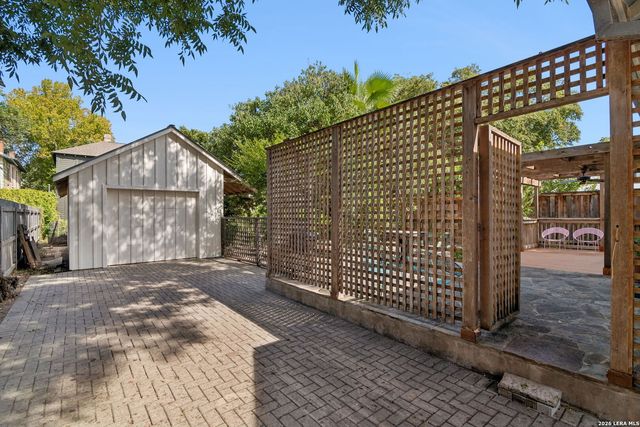 221 Madison, San Antonio, TX 78204