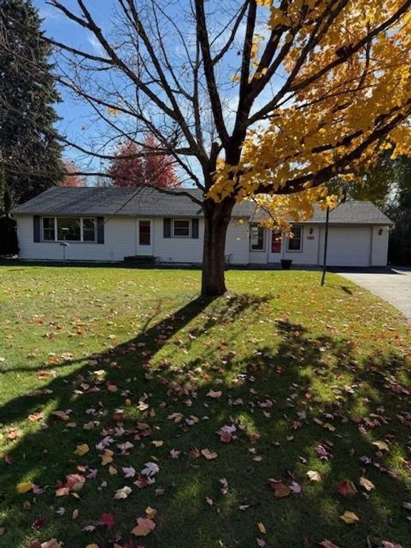 501 6th Street NW, Elk River, MN 55330