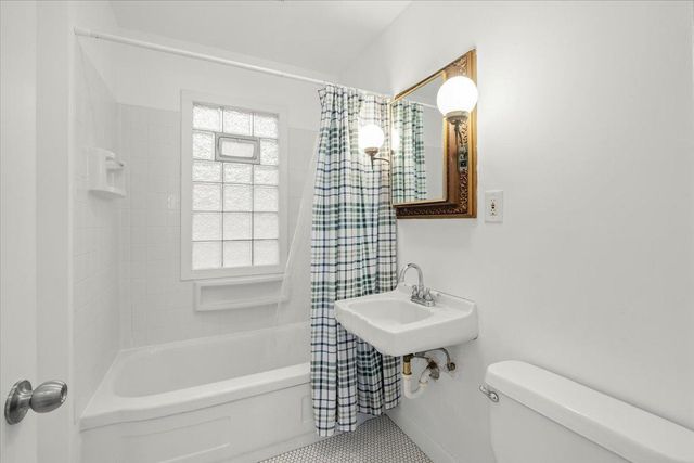 3932 45th Avenue S, Minneapolis, MN 55406