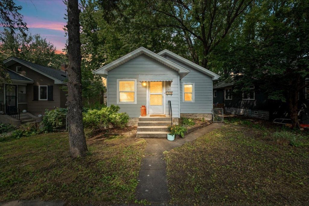 3932 45th Avenue S, Minneapolis, MN 55406