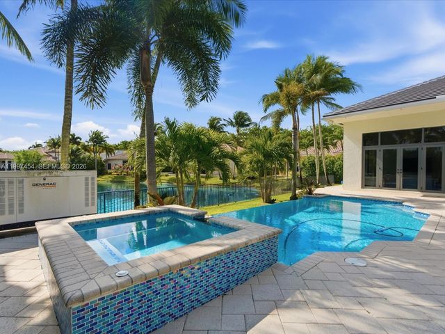 770 Leigh Palm Ave, Plantation, FL 33324