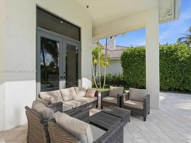 770 Leigh Palm Ave, Plantation, FL 33324