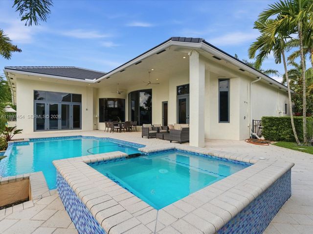 770 Leigh Palm Ave, Plantation, FL 33324