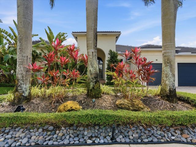 770 Leigh Palm Ave, Plantation, FL 33324
