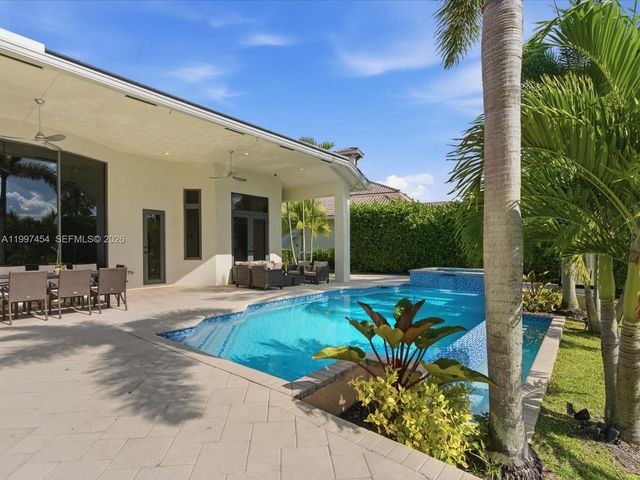 770 Leigh Palm Ave, Plantation, FL 33324